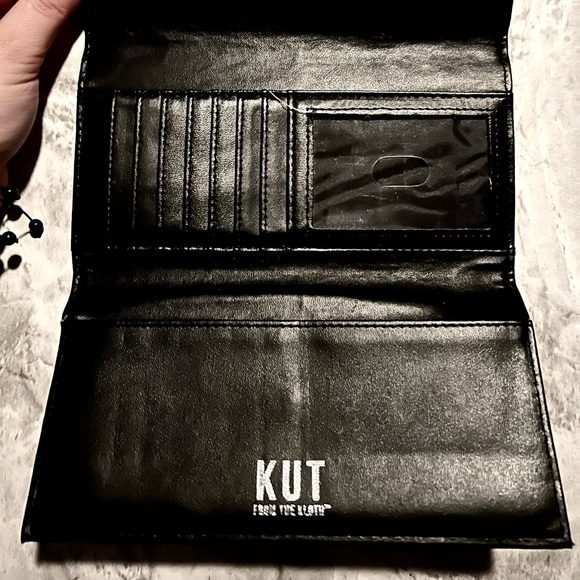 Mod Style Wallet - Picture 4 of 4